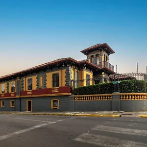 Majestad Hotel *