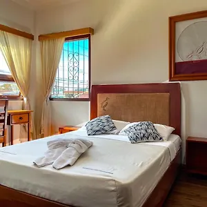 Bed and breakfast Luz De Luna Barrio Escalante