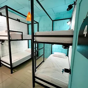 Guest house Lolas Hostal, Exclusiva Mujeres, 2 Camarotes, Precio Por Cama San Jose (San Jose)