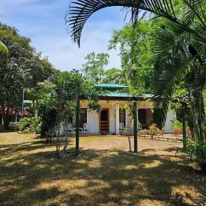 2 Bedroom Beachside Holiday home *