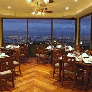 Hotel White House