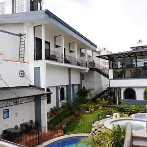 Santo Tomas / Historical Hotel San José